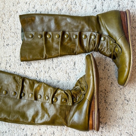 Miz Mooz size 9 mint near new condition bright olive Green Buttoned Heeled Boots - Picture 15 of 15